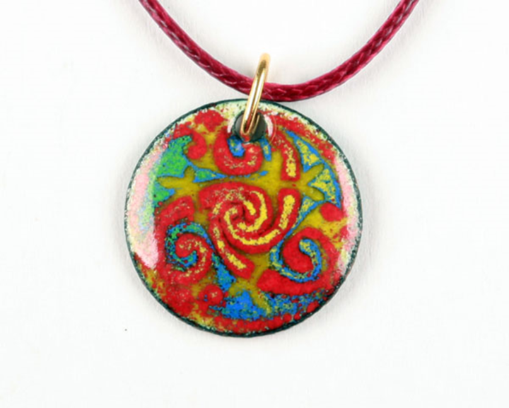 triskel coloré sur médaillon